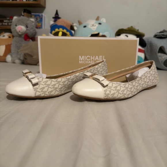 Michael Kors - Andrea Ballet Flat - Vanilla - Size 11 - Picture 6 of 9
